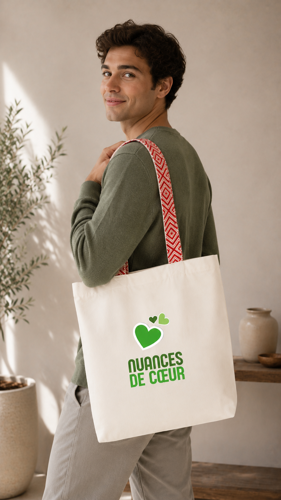 Totebag ethnique - Nuances de coeurs verts pour un style unique