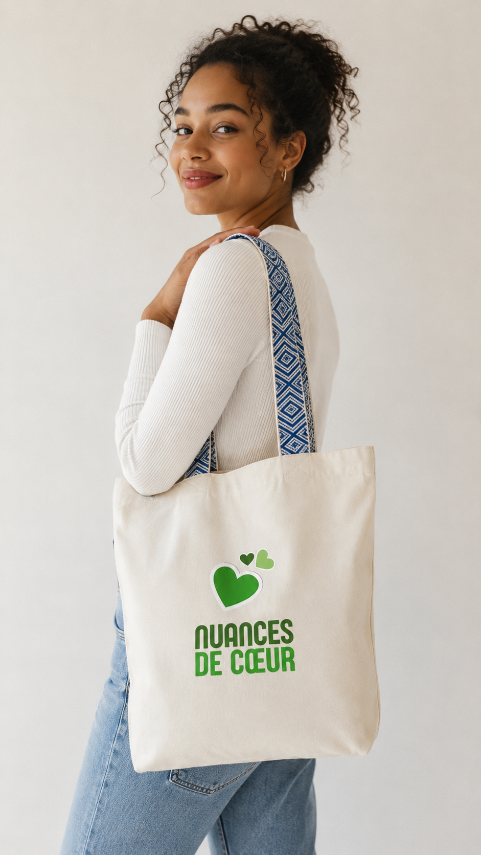 Totebag ethnique - Nuances de coeurs verts pour un style unique