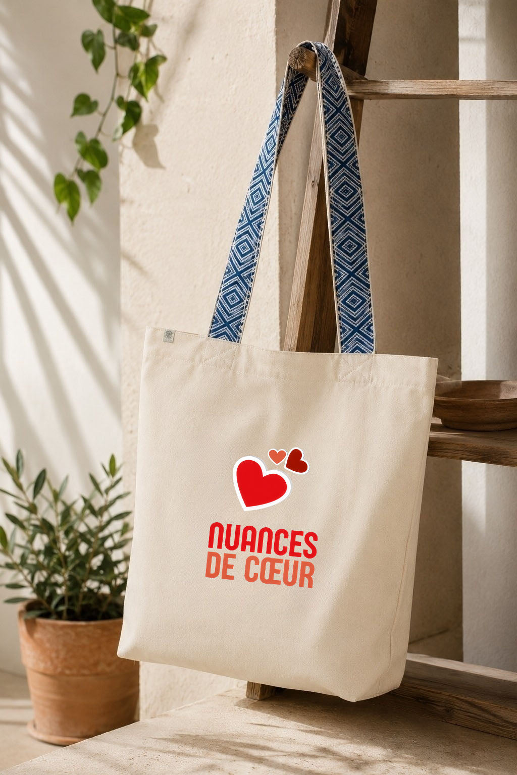Totebag ethnique - Nuances de cœurs rouges pour votre style